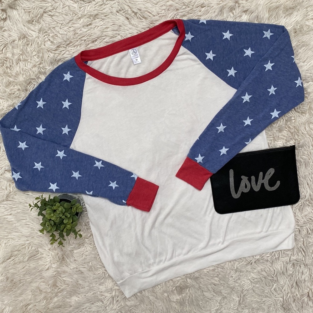 🎉HP🎉 Alternative Raglan Star Top 💗 Red White & Blue
